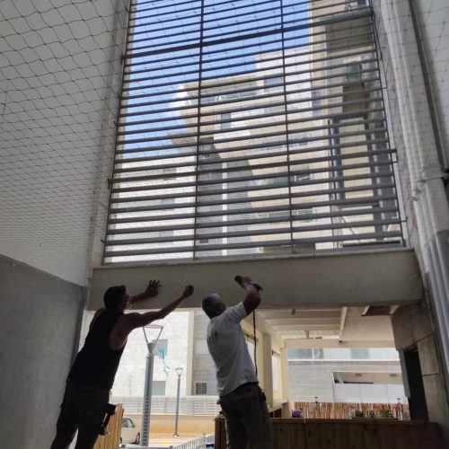 הרחקת יונים בעזרת רשתות - מדביר הצפון